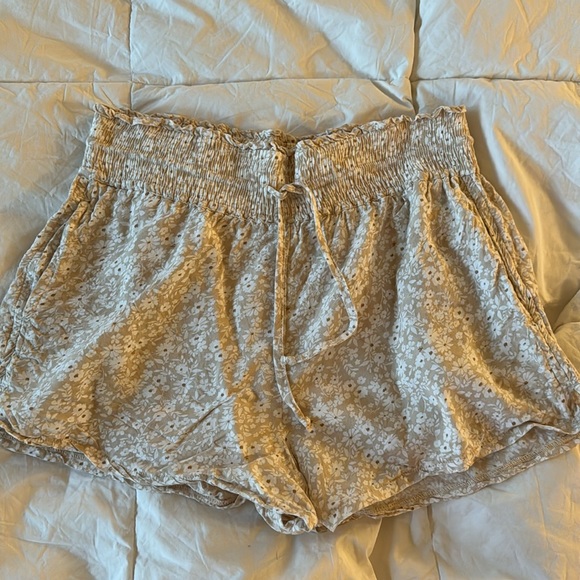 Daisy Abercrombie pull on shorts - Picture 3 of 5